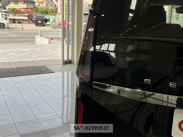 Nissan SERENA 2023-08 8132251-23
