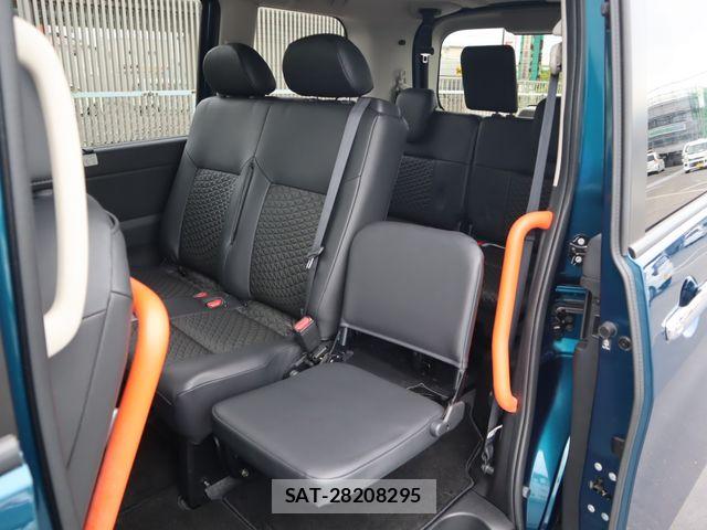 Nissan SERENA 2023-06 8132233-8