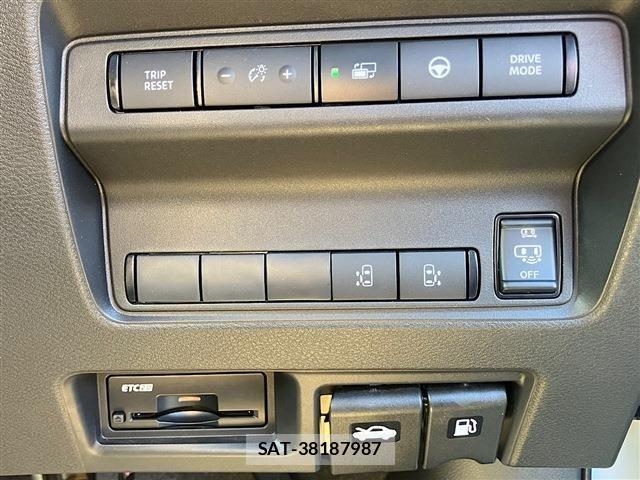 Nissan SERENA 2023-09 8132236-9