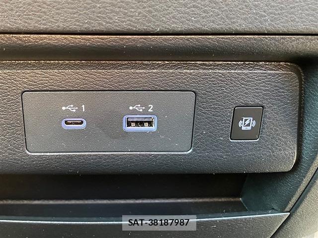 Nissan SERENA 2023-09 8132236-11
