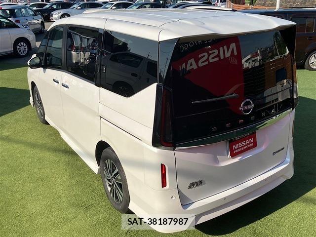 Nissan SERENA 2023-09 8132236-16