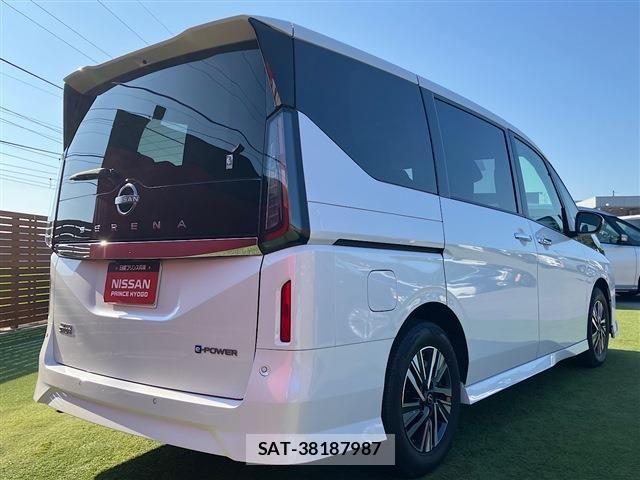 Nissan SERENA 2023-09 8132236-1