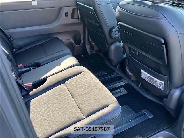Nissan SERENA 2023-09 8132236-26