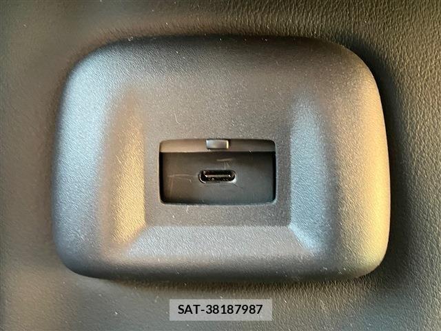 Nissan SERENA 2023-09 8132236-28