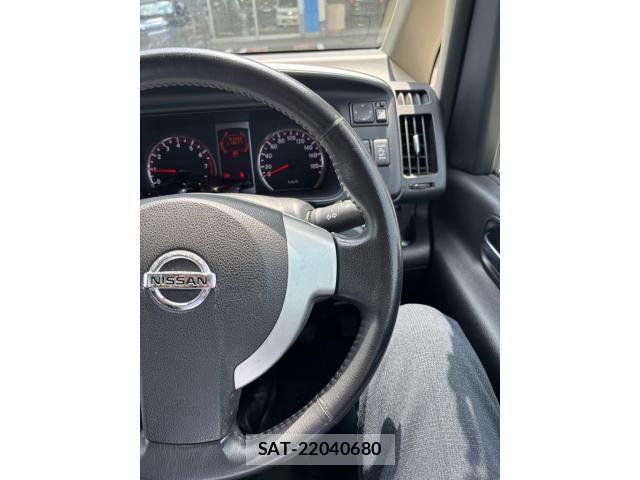 Nissan SERENA 2009-06 8132275-17