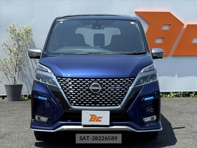 Nissan SERENA 2019-12 8132272-8