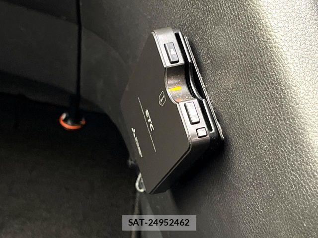Nissan SERENA 2022-07 8132273-6