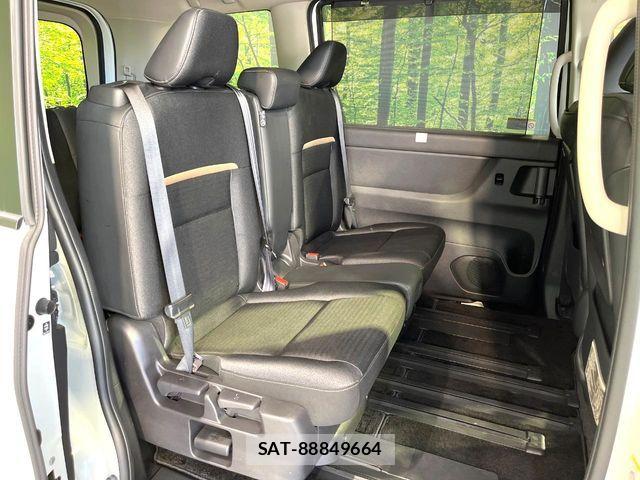 Nissan SERENA 2023-11 8146644-8