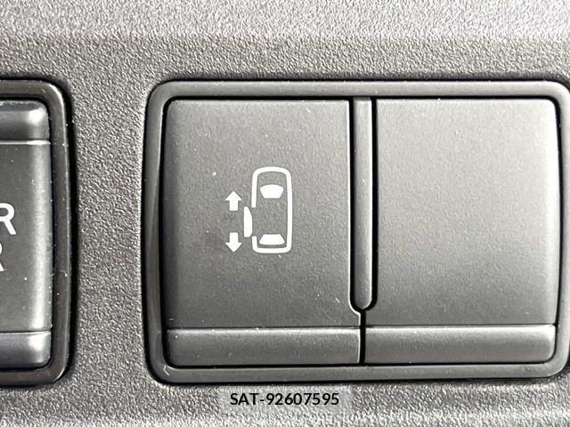 Nissan SERENA 2022-05 8146653-3