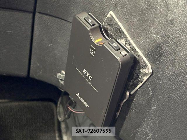 Nissan SERENA 2022-05 8146653-6