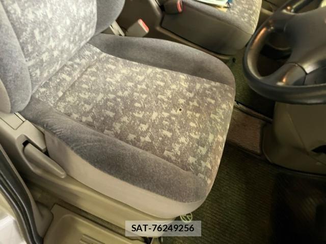 Nissan SERENA 2001-07 8159181-19