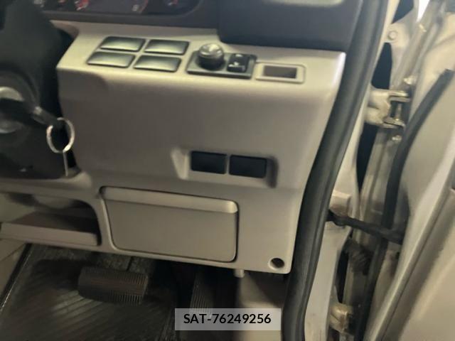 Nissan SERENA 2001-07 8159181-22