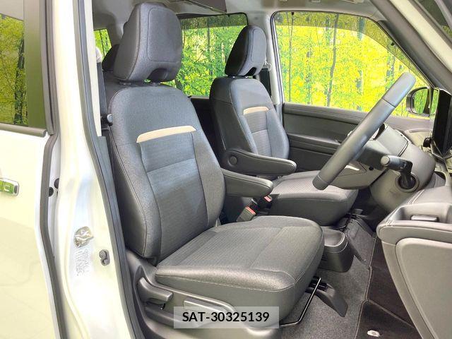 Nissan SERENA 2025-07 8210023-7