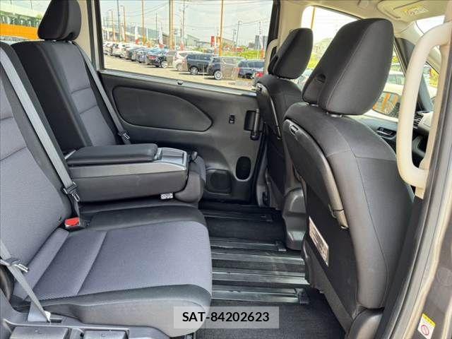 Nissan SERENA 2022-07 8210077-16