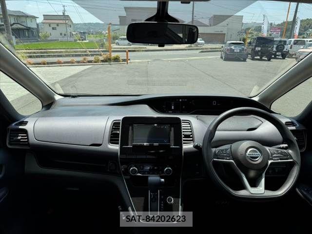 Nissan SERENA 2022-07 8210077-1