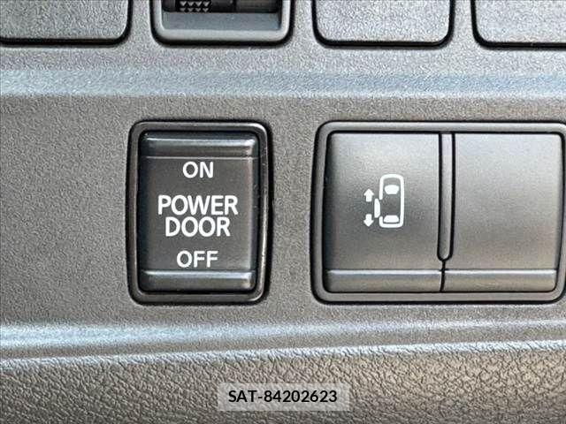 Nissan SERENA 2022-07 8210077-5