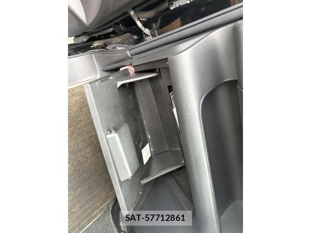 Nissan SERENA 2010-10 8210088-20