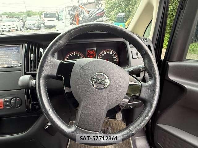 Nissan SERENA 2010-10 8210088-29