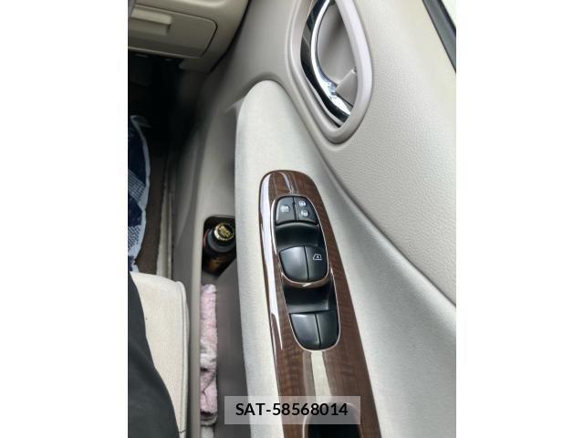 Nissan SERENA 2012-03 8210094-10