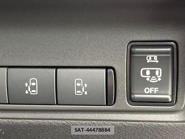 Nissan SERENA 2024-03 8210045-4