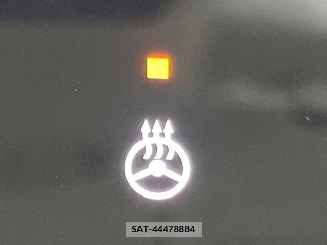 Nissan SERENA 2024-03 8210045-6