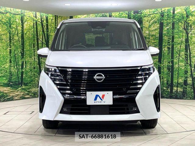 Nissan SERENA 2023-05 8210044-14