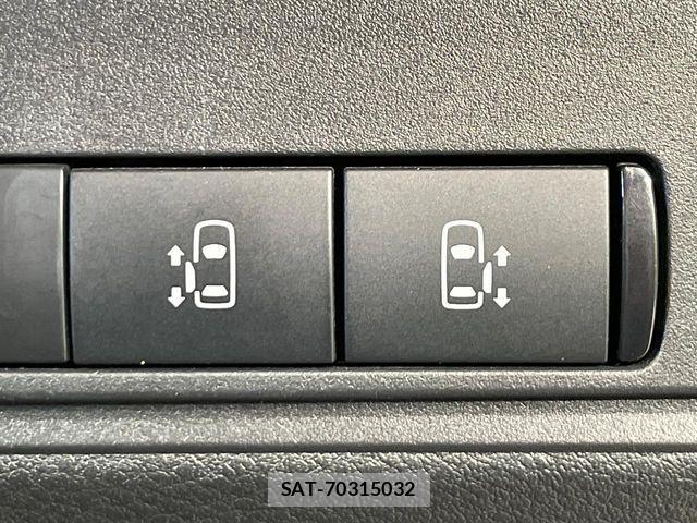 Nissan SERENA 2023-06 8210028-5