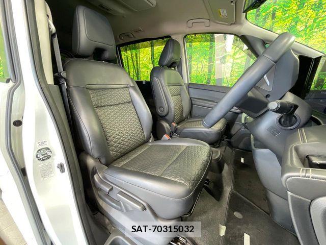 Nissan SERENA 2023-06 8210028-7