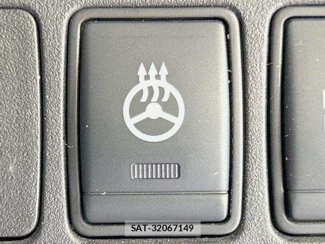 Nissan SERENA 2019-01 8210074-6