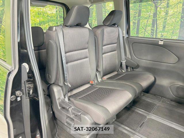 Nissan SERENA 2019-01 8210074-8