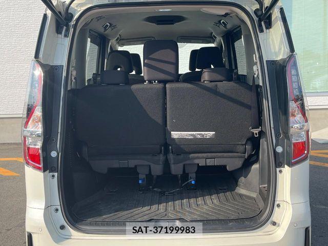 Nissan SERENA 2022-06 8210050-12