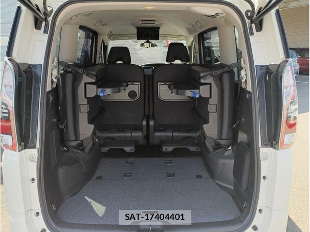 Nissan SERENA 2018-07 8210078-3