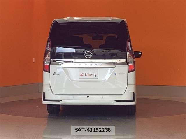 Nissan SERENA 2021-12 8210057-12