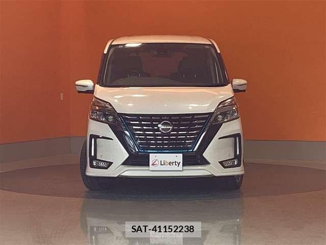 Nissan SERENA 2021-12 8210057-8