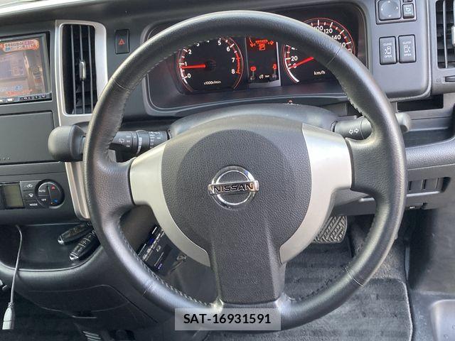 Nissan SERENA 2009-09 8210086-9