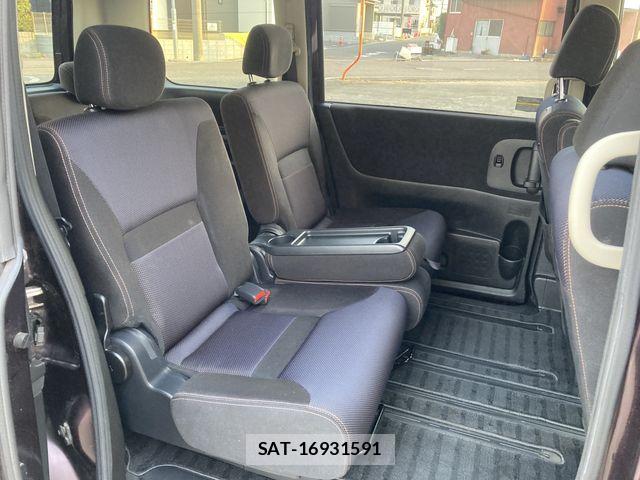 Nissan SERENA 2009-09 8210086-12