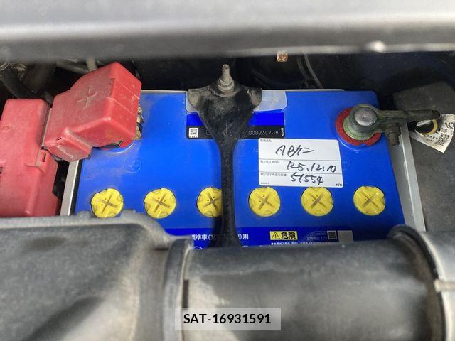 Nissan SERENA 2009-09 8210086-18