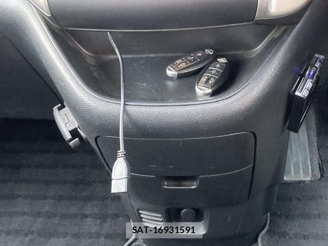 Nissan SERENA 2009-09 8210086-8