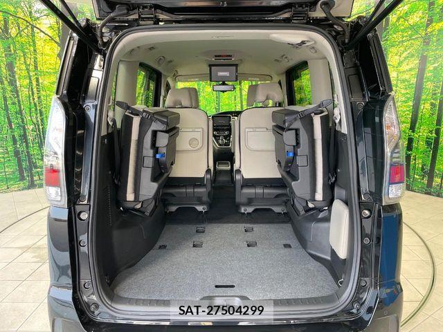 Nissan SERENA 2018-03 8210076-9