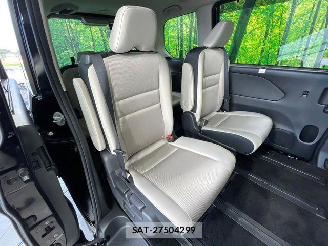 Nissan SERENA 2018-03 8210076-7