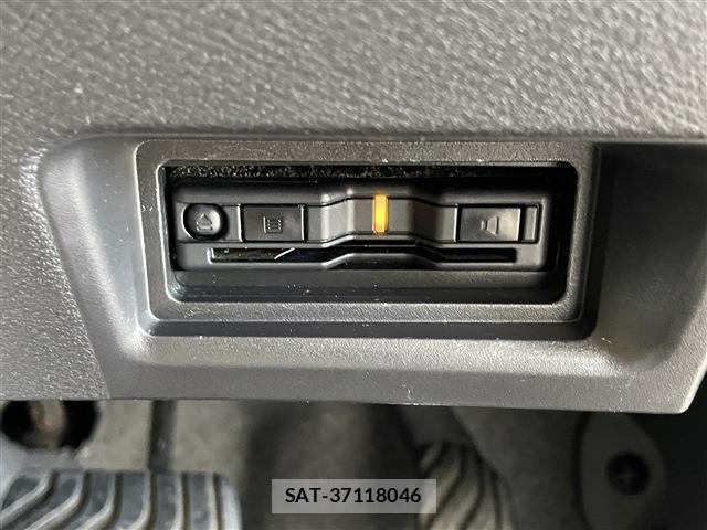 Nissan SERENA 2023-10 8210065-18