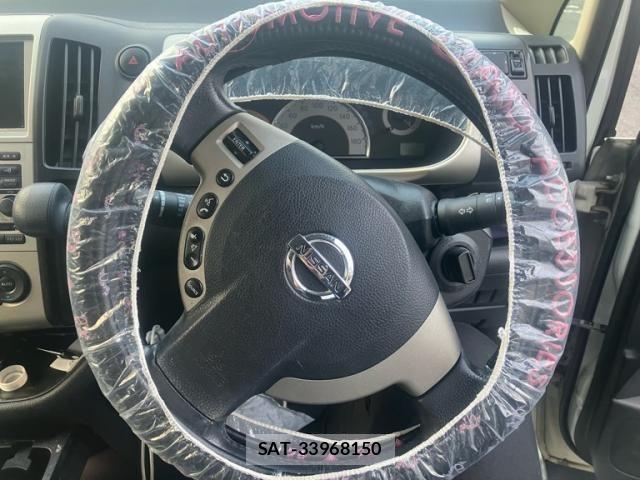 Nissan SERENA 2007-07 8210093-18