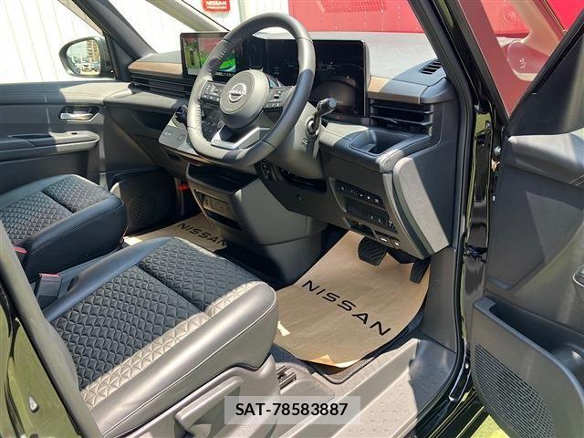 Nissan SERENA 2023-08 8210031-9