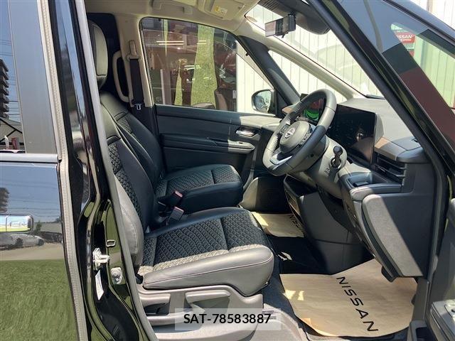 Nissan SERENA 2023-08 8210031-10