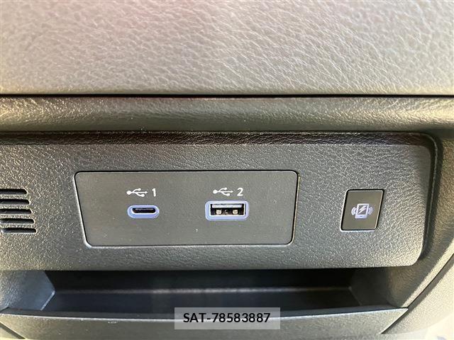 Nissan SERENA 2023-08 8210031-25
