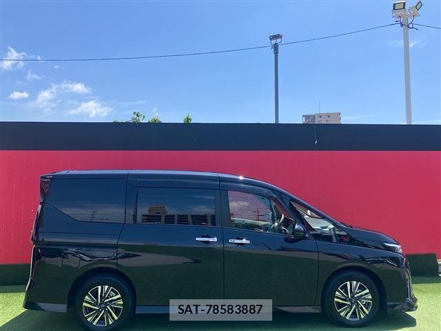 Nissan SERENA 2023-08 8210031-3