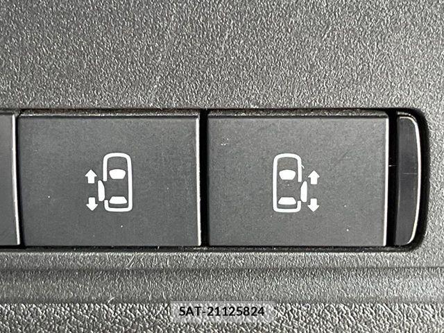 Nissan SERENA 2023-07 8210032-5