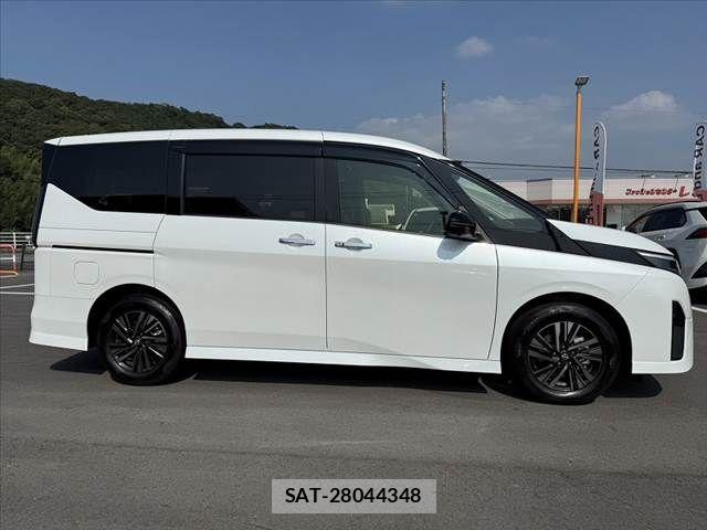 Nissan SERENA 2024-09 8210025-11