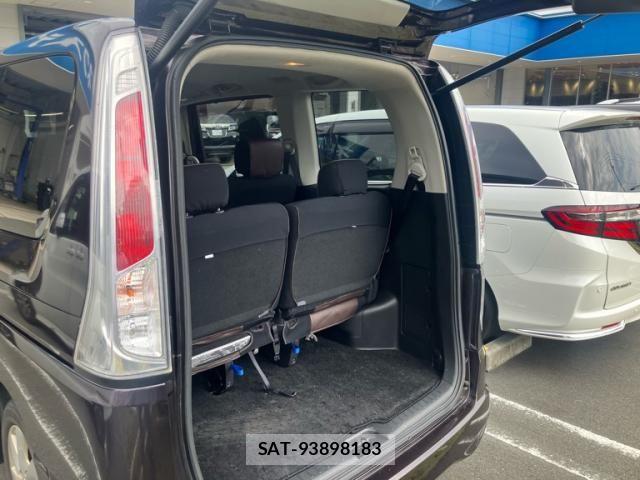 Nissan SERENA 2011-08 8210091-10