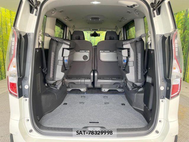 Nissan SERENA 2022-03 8210060-10